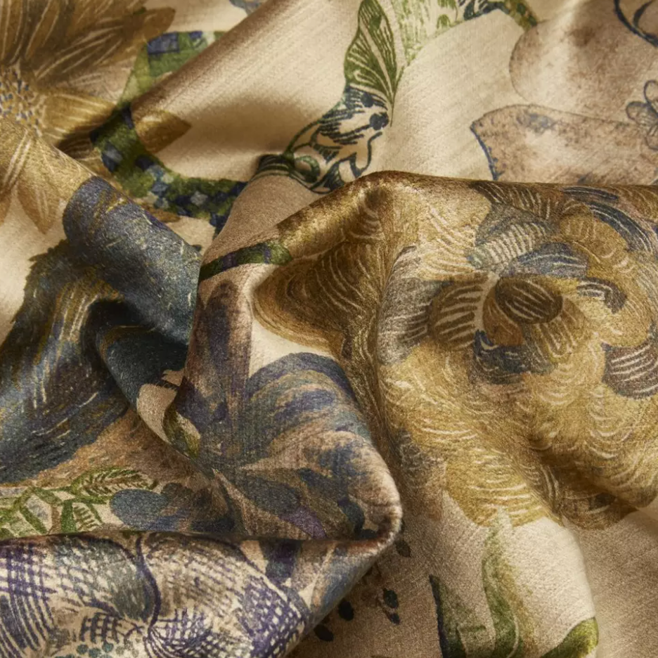 Liberty Fabrics Jeffery Rose Tree Vintage Velvet, Golden 4 Liberty Fabrics Jeffery Rose Tree Vintage Velvet, Golden