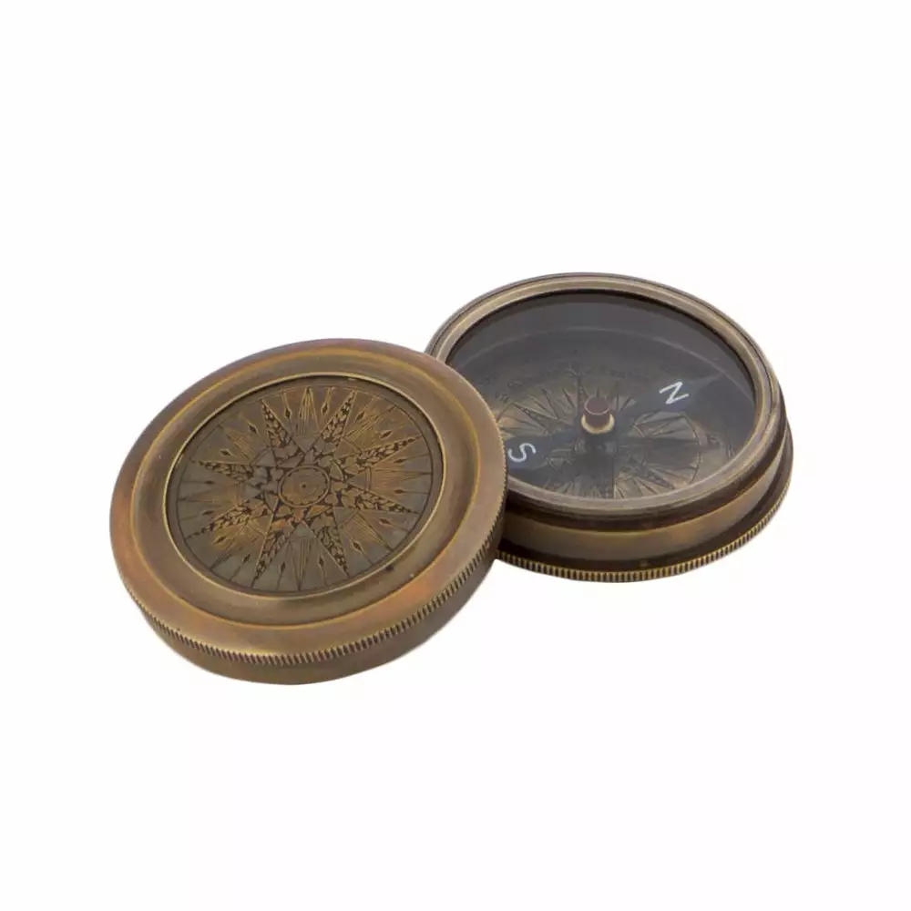 Thedesignyarduk Antique Metal Compass Les Jardins Royaux 4 Thedesignyarduk Antique Metal Compass Les Jardins Royaux