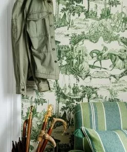 Mind The Gap Les Jardins Royaux Grand Prix, Red Wallpaper