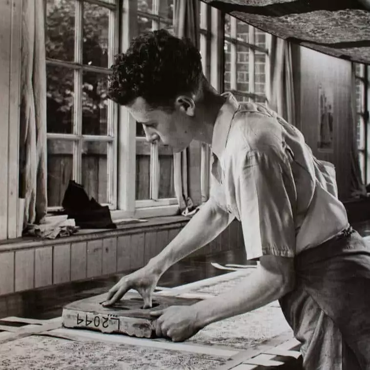 Liberty Fabrics Botanical Stripe Wallpaper, Jade 11 Liberty Fabrics Botanical Stripe Wallpaper, Jade